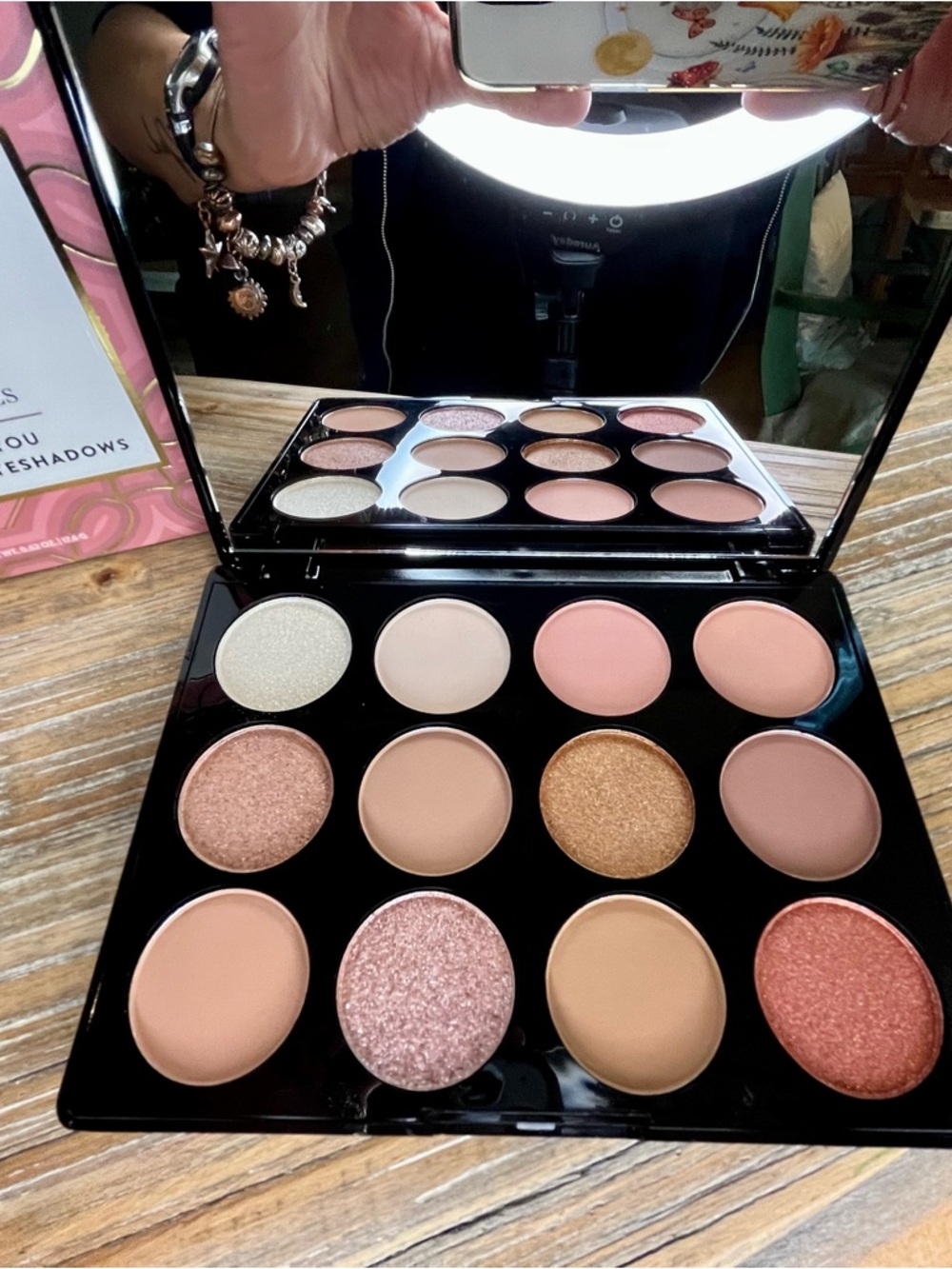 Laura Geller The Wearables Pinking Of You 12 Multi-Finish Palette - Picture 3 of 4